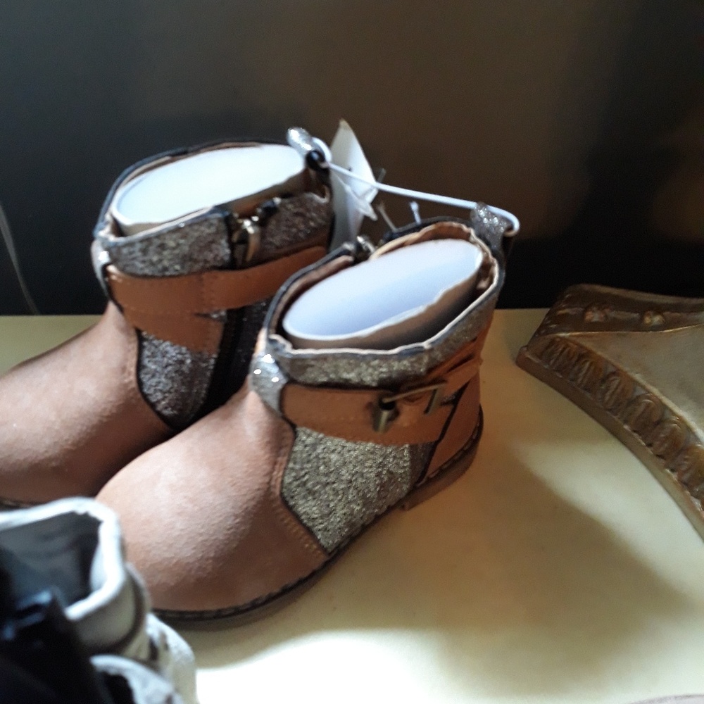 Toddler Girl Boots - Picture 2 of 7